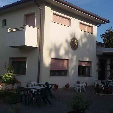 Hotel Le Vigne Contigliano Exterior foto